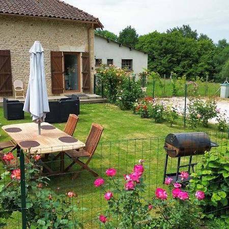 Chez Lucia a 15min de Perigueux à 6km autoroute A89 Apartamento Eglise-Neuve-de-Vergt Exterior foto