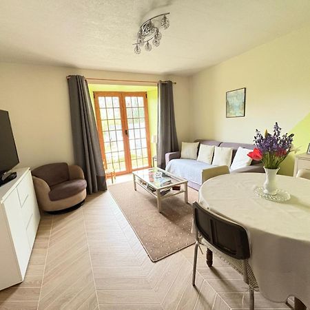 Chez Lucia a 15min de Perigueux à 6km autoroute A89 Apartamento Eglise-Neuve-de-Vergt Exterior foto