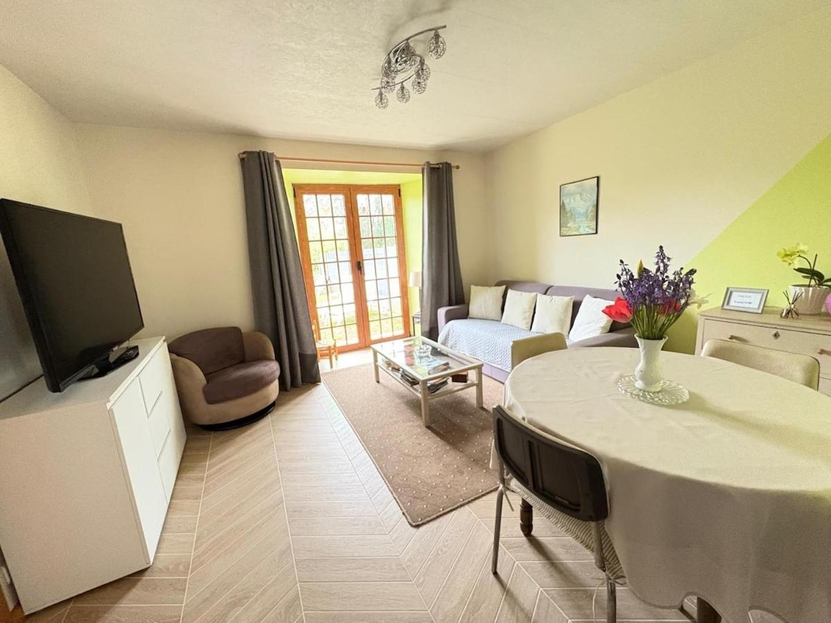 Chez Lucia a 15min de Perigueux à 6km autoroute A89 Apartamento Eglise-Neuve-de-Vergt Exterior foto